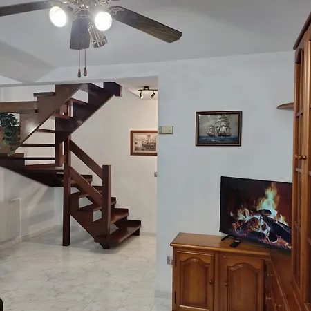 Duplex Familiar Playa De - Grupo Rh 아파트 모그로